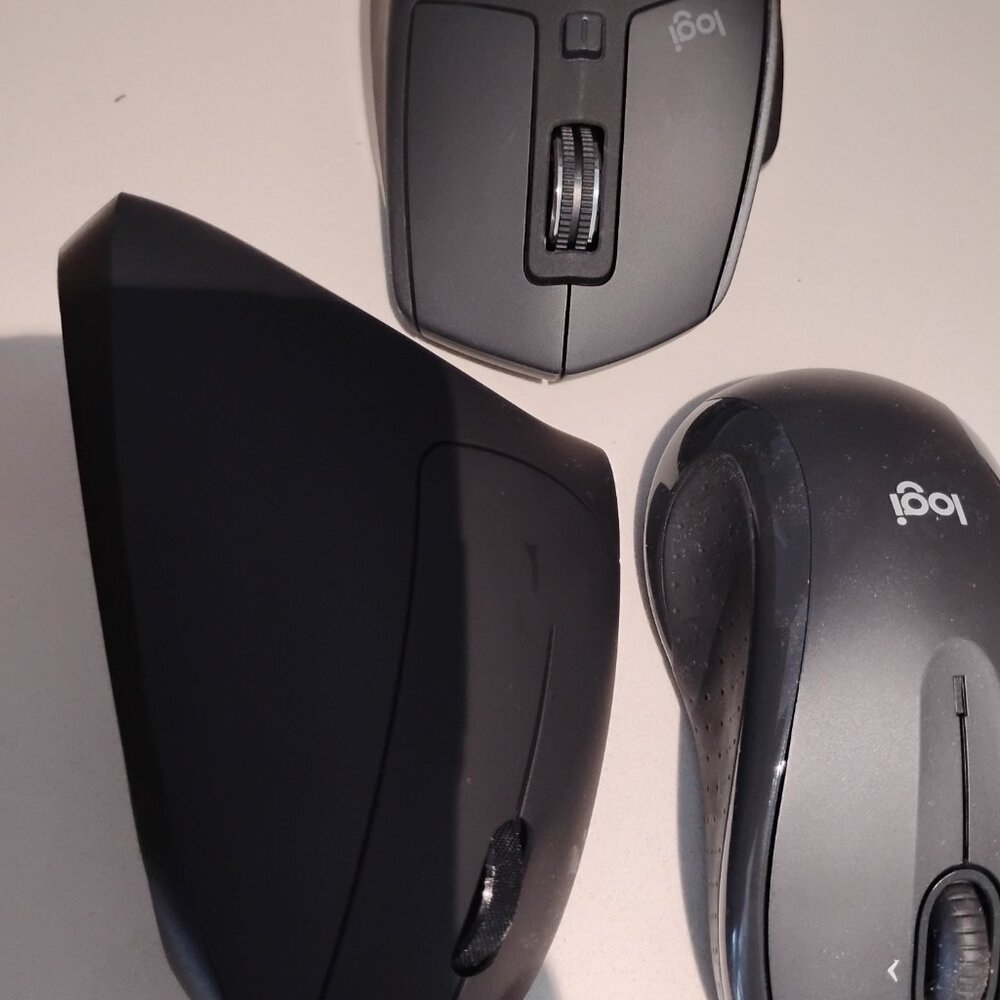 TWO Computer Mice Logitech - Picture 2 of 6
